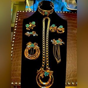 Vintage CORO Adolf Katz patent 1948. Complete parure set. Rare to acquire Signed